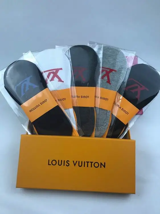 LV socks 02